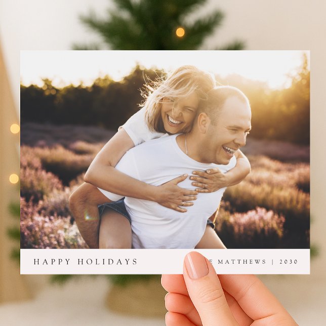 Postal Festiva Mínimo Navidades simples y elegantes foto de parej (A simple Christmas photo postcard with classic typography and timeless minimalist charm)