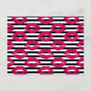 Postal Festiva Modelo rayado del beso B&W del lápiz labial