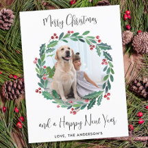 Moderna foto de Wreath sobre la vegetación navideñ