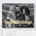 Postal Festiva Moderna y sencilla secuencia de comandos Cursiva G<br><div class="desc">El diseño se compone de una simple tipografía cursiva juguetona. Añada el nombre,  año y mensaje del personalizado de su familia. Disponible aquí: http://www.zazzle.com/store/selectpartysupplies</div>