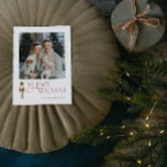 Postal Festiva Moderno Nutcracker Merry Christmas Photo Typograph<br><div class="desc">¡Seguro que difundirás la alegría de las vacaciones con la tarjeta postal de vacaciones de la tipografía moderna de la Festividad de Navidad de los Nurrones! Esta postal es perfecta para enviar a sus seres queridos a desearles una feliz temporada de vacaciones. La tipografía festiva en burdeos destaca en la...</div>