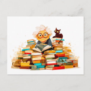 Postal Festiva Mujer mayor leyendo en libros con expresión alegre