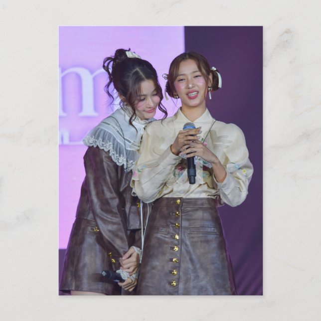 Postal Festiva NamtanFilm Girl Love (Anverso)