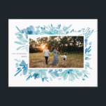 Postal Festiva Navidades de Flores azules de abstracto de merry<br><div class="desc">Diseño de vacaciones de Navidades florales azules más abstractos</div>