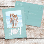 Postal Festiva Navidades Holiday Joy Photo Simple Beach Budget<br><div class="desc">Este diseño presenta Navidades vacaciones Navidades modernos estilo vacaciones simple moderno playa náutica vacaciones tropicales, imagen familiar 1 una turquesa y un dólar océano tropical costero, vida marina turquesa verde azulado, moderno texto de tipografía de diseño único, guión de caligrafía caprichosa, moderna isla de vacaciones minimalista, fotos de Navidades navideñas...</div>