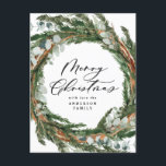 Postal Festiva Navidades modernos y mínimos de escritura de fleta<br><div class="desc">Guión moderno mínimo de follaje: Tarjeta de Navidades navideños Feliz. eucalipto pintado a mano,  rama de pino,  follaje mínimo y moderna corona rústica de mimbre le dan a esta tarjeta un ambiente lujoso. En verdes,  marrones y grises elegantes.</div>