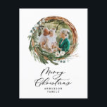 Postal Festiva Navidades modernos y mínimos de escritura de fleta<br><div class="desc">Guión moderno mínimo de follaje: Tarjeta de Navidades navideños Feliz. eucalipto pintado a mano,  rama de pino,  follaje mínimo y moderna corona rústica de mimbre le dan a esta tarjeta un ambiente lujoso. En verdes,  marrones y grises elegantes.</div>