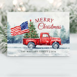 Postal Festiva Navidades rojos vintage Bandera del árbol de Navid<br><div class="desc">Un camión de Navidades rojos con un árbol de Navidad y una tarjeta de Navidades de la bandera estadounidense es una manera festiva de mostrar tu amor por Estados Unidos y enviar deseos de vacaciones a tus amigos y familia.</div>