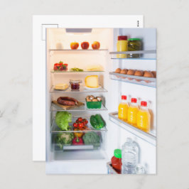 Postal Festiva Nevera abierta llena de comida