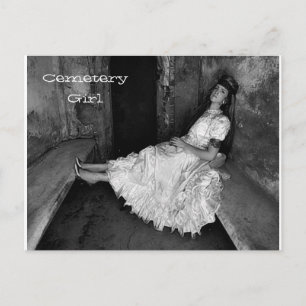Postal Festiva Noel - chica del cementerio