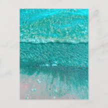 Olas oceánicas en una arena