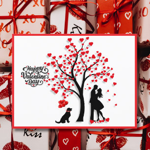 Postal Festiva Pareja de silueta de árbol romántico del corazón