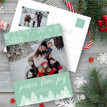 Postal Festiva Peace Love Joy Snowflakes Winter Wonderland Trees<br><div class="desc">Diseñado por fat*fa*tin. Fácil de personalizar con su propio texto,  foto o imagen. Para solicitudes de personalizados,  por favor contacte directamente con fat*fa*tin. Se cobran cargos por personalizado. www.zazzle.com/fat_fa_tin www.zazzle.com/color_therapy www.zazzle.com/fatfatin_blue_knot・・・・・・・. www.zazzle.com/fatfatin_red_knot www.zazzle.com/fatfatin_mini_me www.zazzle.com/fatfatin_box</div>