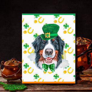 Postal Festiva Perro de montaña bernés Shamrock Día de San Patric