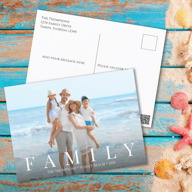 Postal Festiva Personalizado Minimalista de la familia fotográfic (A simple photo postcard with FAMILY typography in a simple block style lettering.)