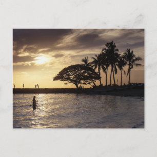 Postal Festiva Puesta de sol en la playa de Waikiki