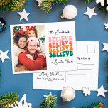 Postal Festiva Retro creemos en la foto de la familia Santa Navid<br><div class="desc">Envíe esta postal de Navidades retro para compartir felicidad,  amor,  un toque de alegría festiva,  y una vitalidad alegre con sus seres queridos. Agrega una de tus fotos familiares favoritas para personalizarla y capturar la belleza de la temporada.</div>