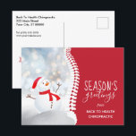 Postal Festiva Saludos de temporada Chiropractica de Snowman<br><div class="desc">Un pequeño y simpático muñeco de nieve dice los saludos de temporada de su práctica quiropráctica! Personalizar adelante y atrás.</div>
