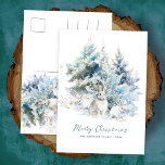 Postal Festiva Snowowley Woodland Pine Rabbit Merry Christmas<br><div class="desc">Una familia de conejos dulces se frota en pinos de invierno cubiertos de nieve. Más abajo se escribe la navidad de los cerezos en un sencillo guión, con una línea adicional que sigue para personalizar el diseño. Se puede editar todo el texto de esta tarjeta. Hay un mensaje de Navidad...</div>