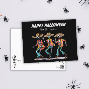 Postal Festiva Temporada de fantasía de Halloween con esqueletos 