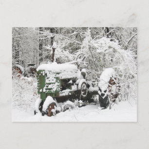 Postal Festiva Tractor cubierto de nieve