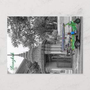 Postal Festiva Tuk tuk verde fuera de Wat Pho, Bangkok, Tailandia