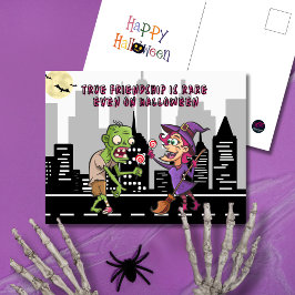Postal Festiva Verdadera amistad en la Halloween de la ciudad