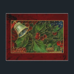 Postal Festiva Vintage Christmas Bell y Holly<br><div class="desc">Una imagen de la época victoriana de colores muy vivos muestra una campana plateada y ramos dorados de holly sobre un fondo de terciopelo rojo y estrellas doradas.</div>