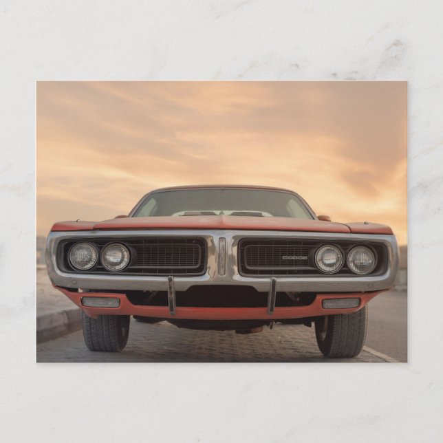 Postal Festiva Vista del atardecer del coche clásico de época (Anverso)