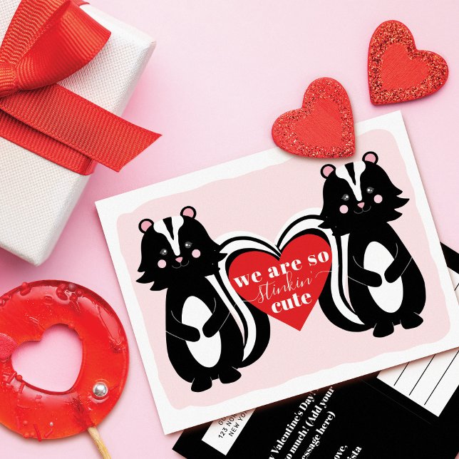 Postal Festiva We're Stinkin' Cute Skunk Valentine's Day Greeting (Subido por el creador)
