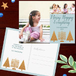 Postal Festividad de Collage de fotos Merry Gold Blue 3<br><div class="desc">Una plantilla de 3 fotos de tarjetas postales de vacaciones de collage para que puedas personalizar para los elegantes saludos de vacaciones de oro y azul entre religiones Merry Happy Everything. El frente de estas postales de fotos de moda de color oro falso y azul pastel cuenta con árboles navideños...</div>