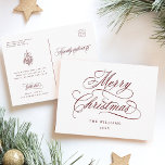 Postal Festividad rojiza de navidad<br><div class="desc">Esta sencilla postal de Navidades cuenta con elegantes y románticas letras de caligrafía rápida con un ramo de bayas en invierno y texto personalizado en la parte posterior. Para una personalización más avanzada de este diseño,  haga clic en el BOTÓN HERRAMIENTA DE DISEÑO AZUL de arriba.</div>