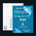 Postal Fiesta de cumpleaños de tiburones Fin-tástica niño<br><div class="desc">Invitaciones de tarjeta postal de cumpleaños de Fiesta de cumpleaños de tiburones Fin-tástica niños bajo el mar. Suministros de fiesta de cumpleaños de tiburones en el océano.</div>