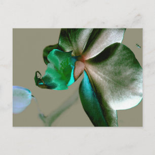 Postal Flor artística en tonos azules, verdes y grises