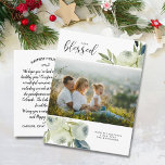 Postal Floral de color de agua blanca bendecida foto de v<br><div class="desc">Celebra la temporada con esta hermosa postal con tu foto vertical rodeada por un magnífico diseño floral de acuarela blanca y las palabras Blessed en un guion caligráfico. Agregue una nota/carta de personalizado con tipo a la parte posterior o, si lo desea, elimine la nota con tipo y escriba a...</div>