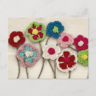 Postal flores de crochet coloridas