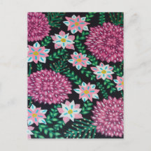 Flores de magenta sobre arte negro