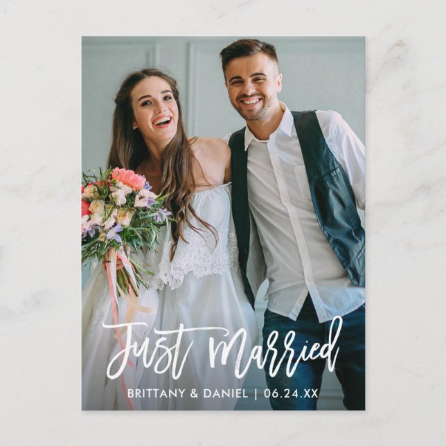 Postal Foto boda con escritura de pincel casada moderna (Anverso)