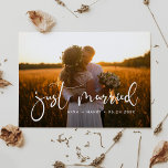 Postal Foto de boda elegante y romántica casada<br><div class="desc">¿Decidiste irte? ¿Quieres anunciar que acabas de casarte? Comparte la noticia de tu matrimonio con esta preciosa tarjeta de fotos boda,  letra y colores completamente personalizable.</div>