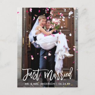 Postal Foto de boda recién casados letra a mano moderna
