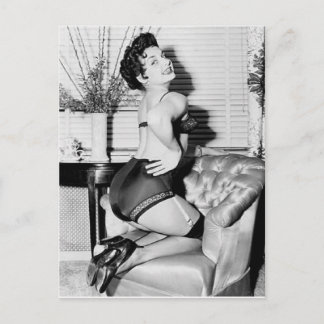 Postal Foto de chica con pinza de época