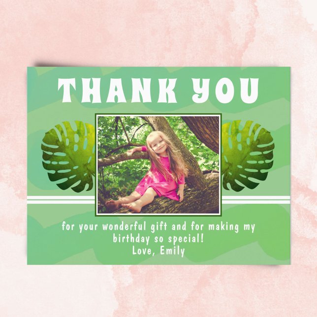Postal Foto de cumpleaños de niña con hoja tropical verde (Subido por el creador)
