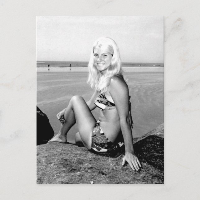 Postal Foto de época ● chica de bikini en la playa de Coc (Anverso)