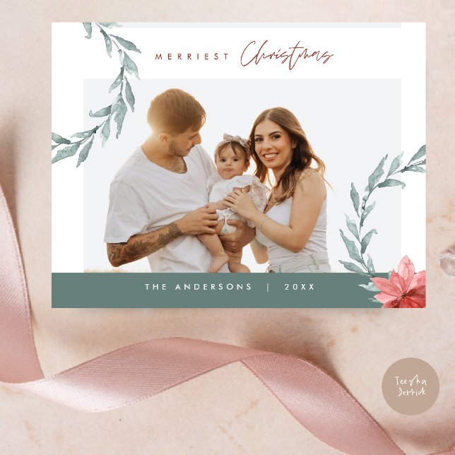 Postal Foto de familia de Navidad más alegre, corona de e (Merriest Christmas Family Photo, Eucalyptus Wreath Postcard in Sage Green Burgundy Wine Red theme)