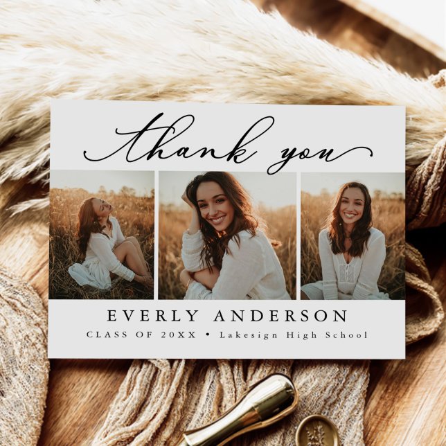 Postal Foto de graduación con guión moderno de agradecimi (Subido por el creador)