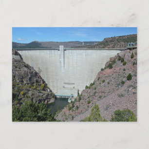 Postal Foto de la presa de la escena que flameaba la garg