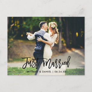 Postal Foto de recién casados con letra de pincel moderna