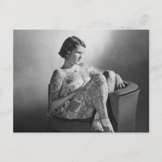 Postal Foto de Vintage B&W, Chica de Sailor Tattooed