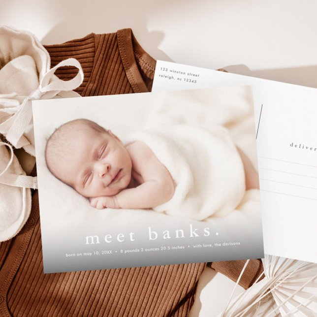 Postal Foto del bebé anuncio de nacimiento de nombre mode (Simple typography meet baby photo birth announcement thank you postcards.)