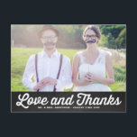POSTAL FOTO DEL BODA RÚSTICO CHALKBOARD GRACIAS POSTCARD<br><div class="desc">FOTO RÚSTICA DEL BODA DE CHALKBOARD GRACIAS POSTCARD Un boda de personalizable gracias a la tipografía retro blanca postal y fondo de pizarra. Hay otros colores disponibles en mi tienda.</div>